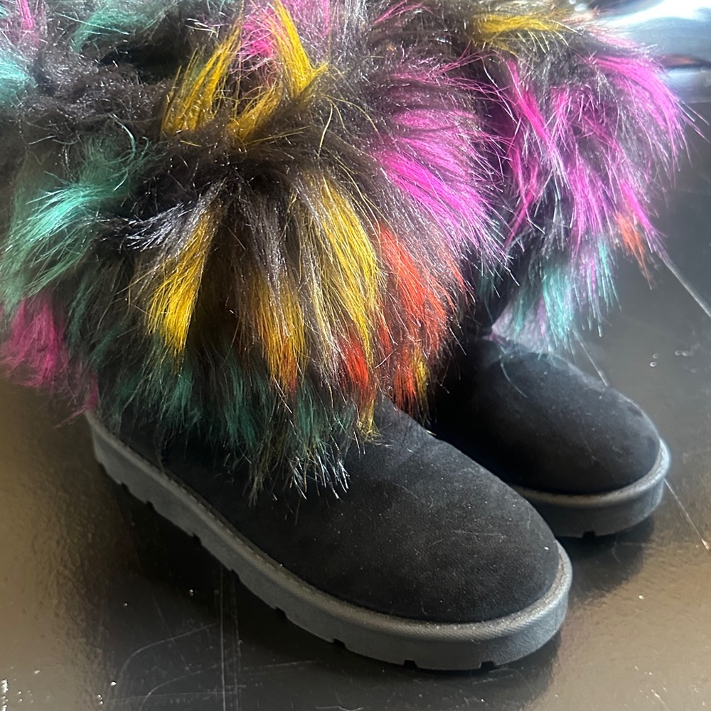 Rouge! Black Ankle Boots with Multicolor Fur